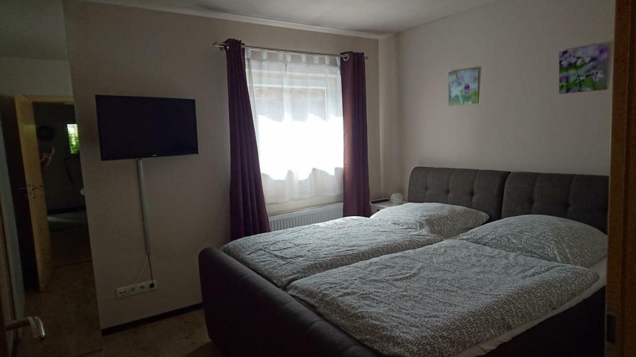 Ferienwohnung Loreley Weisel エクステリア 写真